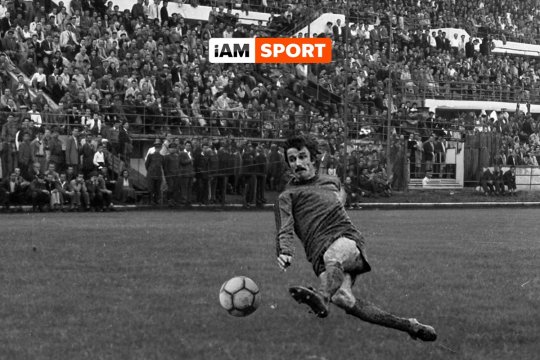 Povestea de Vineri #4 / Cel mai sălbatic duel Petrolul - Steaua din istorie: șase cartonașe roșii, 104 faulturi comise! "Eu am ieșit de pe teren cu comoție cerebrală. Am intrat la duș la Ploiești, apoi m-am trezit direct pe un pat de spital din București"